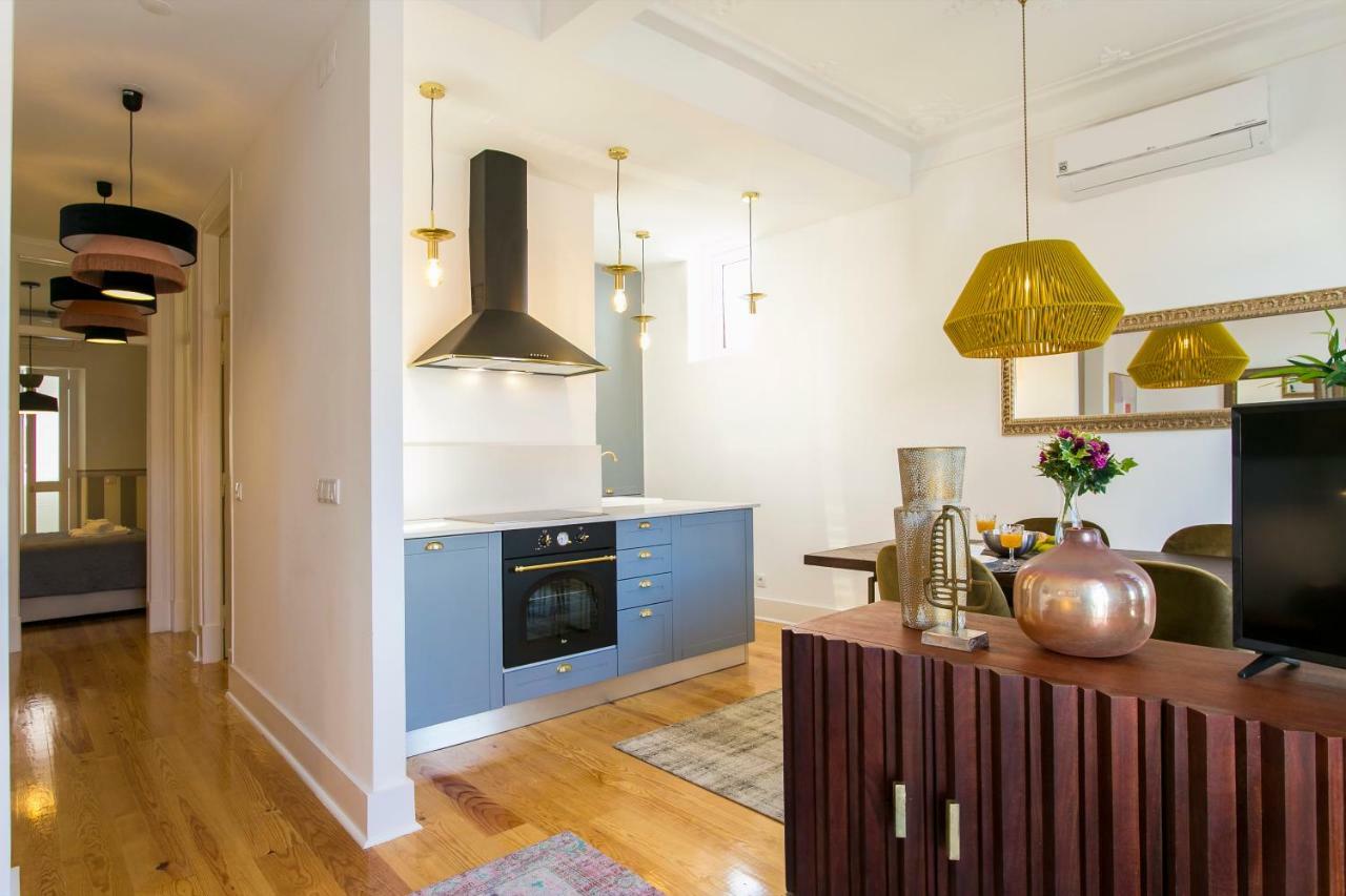Appartement 2 Beautiful Upscale Flat Embracing Tejo!
