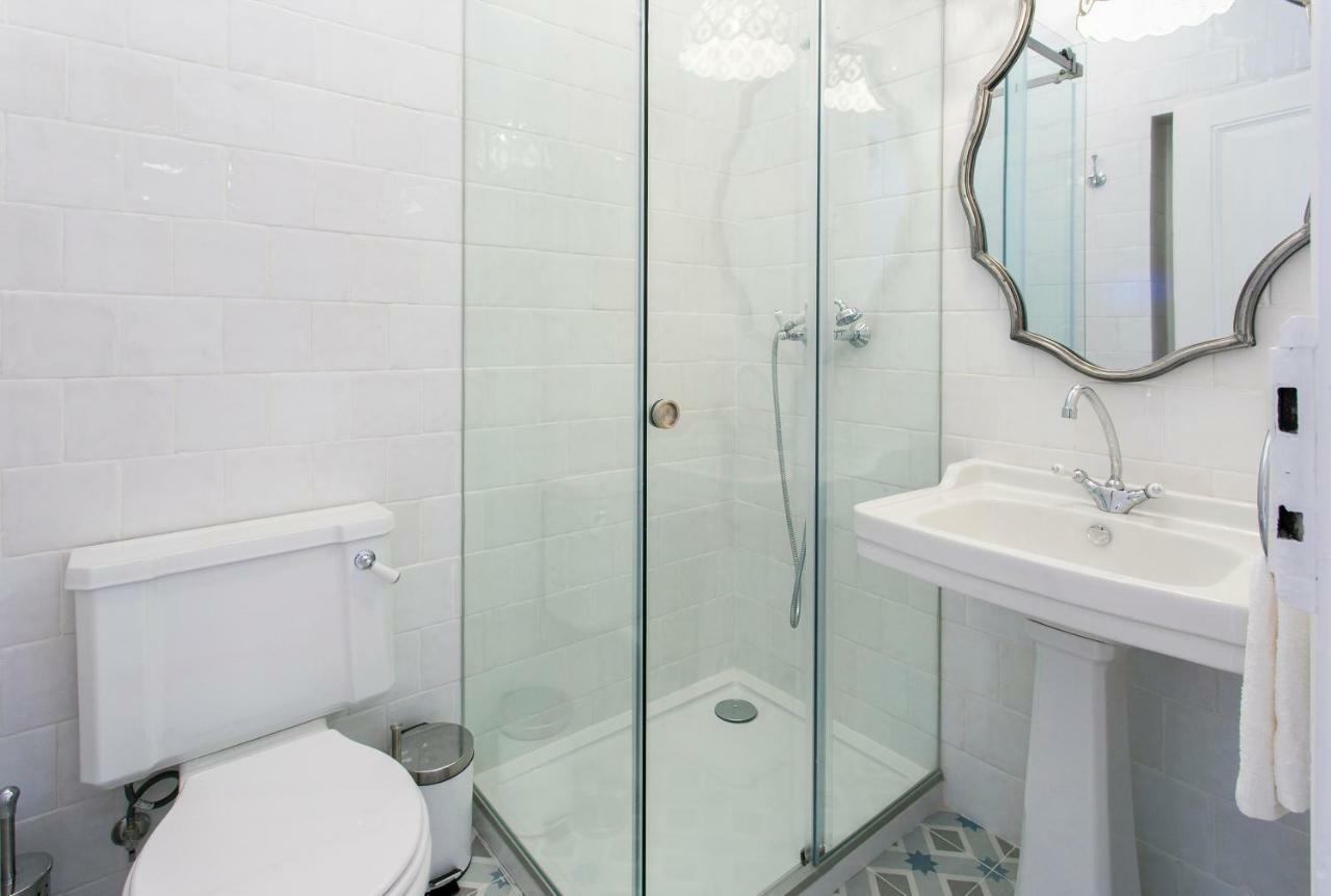 2 Beautiful Upscale Flat Embracing Tejo! * Lissabon
